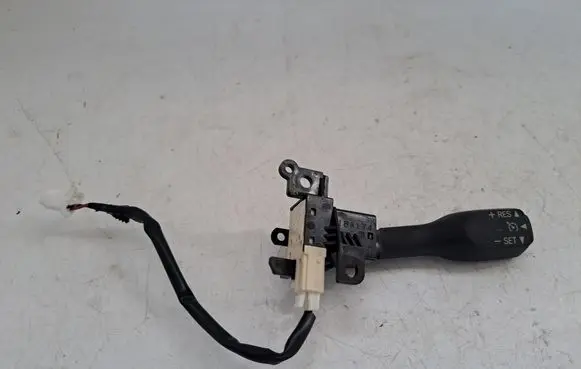 Toyota Avensis T270 Cruise control switch 8463205010