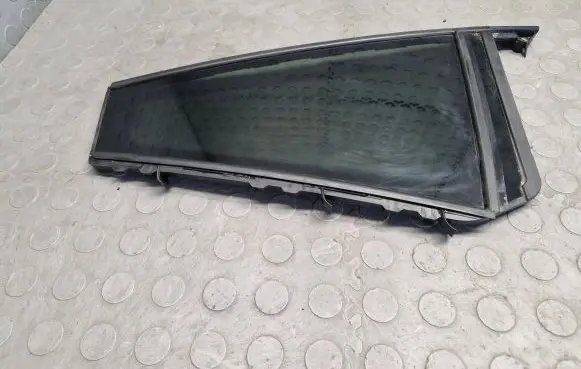 BMW X3 G01 Rear vent window glass 741005613