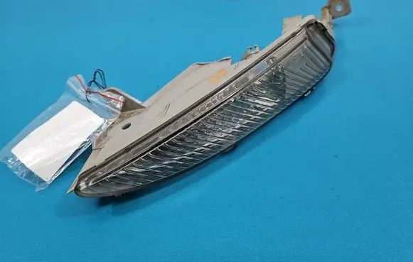 Opel Astra J Front indicator light 662588537 IMPRK1584092