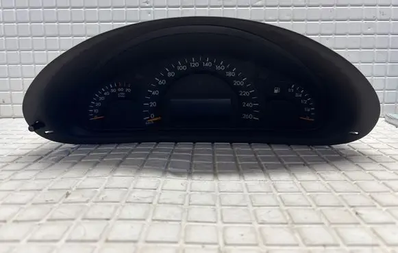 Mercedes-Benz C AMG W203 Speedometer (instrument cluster) 87001411