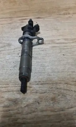 Volvo XC60 Fuel injector 31303238