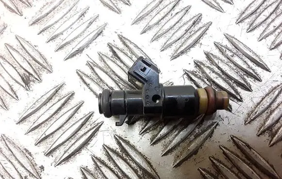 Honda CR-V Fuel injector bd04aas6
