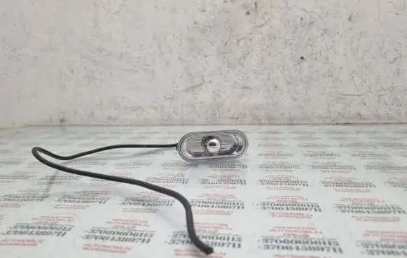 Volkswagen PASSAT B5.5 Front fender indicator light 1J0949117