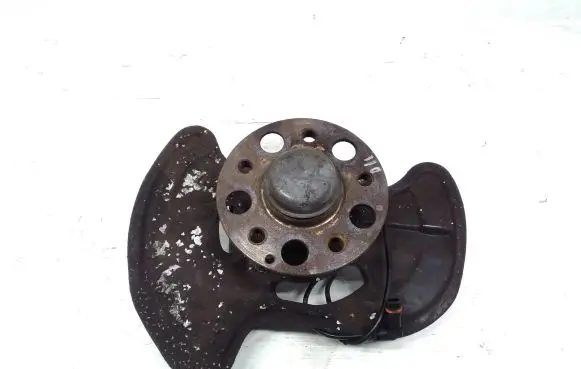 Mercedes-Benz E A207 Front wheel hub spindle knuckle