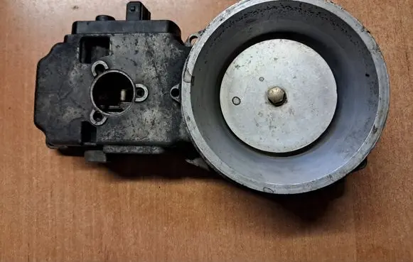 Audi 80 90 B3 Mass air flow meter 0438121049