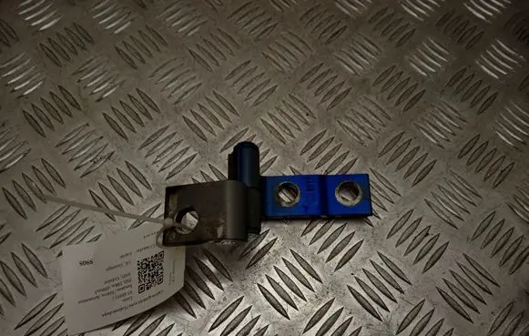 Lexus RX 450H Rear door lower hinge