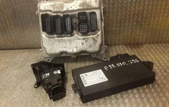 BMW Z4 E89 Engine ECU kit and lock set 8617569 9176681