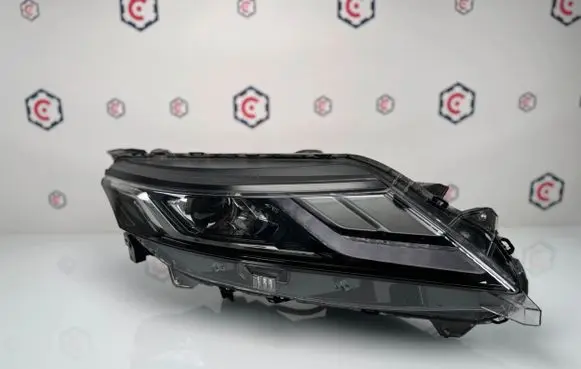Mitsubishi L200 Headlight/headlamp 8301D382