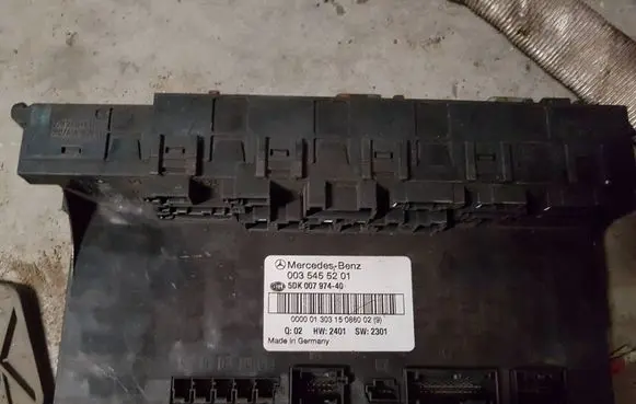 Mercedes-Benz C W203 Fuse module 5DK00797440