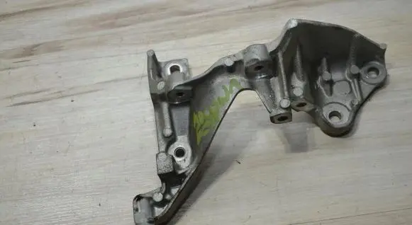 Renault Kadjar Other engine bay part 147174072R A6261410040