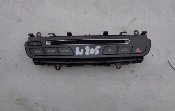 Mercedes-Benz C W205 Head unit multimedia control A2059054601