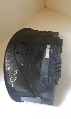 Mercedes-Benz C W203 Speedometer (instrument cluster) 88311323
