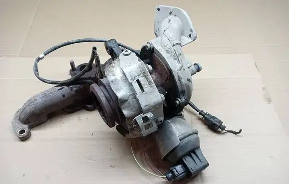 Skoda Yeti (5L) Turbo 03L253056G BV40D0007 MJ50182208