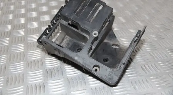 Volkswagen Caddy Fuse box cover 1K0907361C