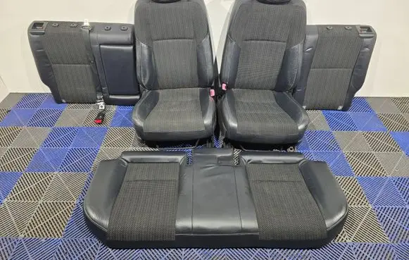 Toyota Auris E180 Seat set 