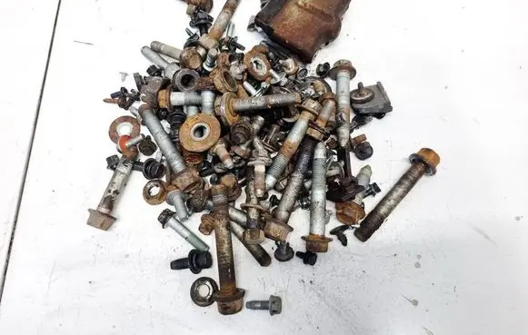 KIA Ceed Nuts/bolts 