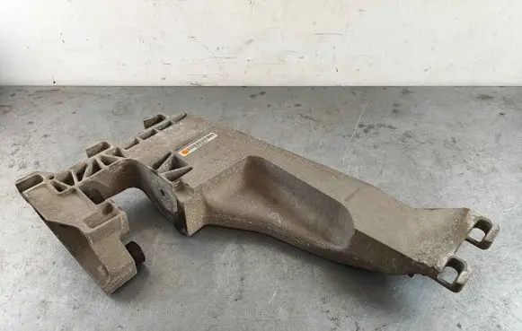 Jaguar F-Pace Gearbox mounting bracket T4A12947