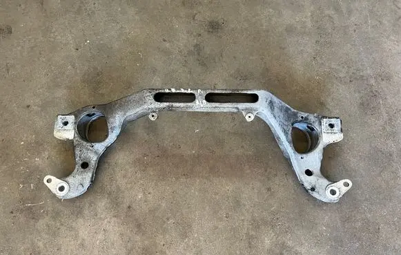 Audi Q7 4L Engine mounting bracket 7L0199207A