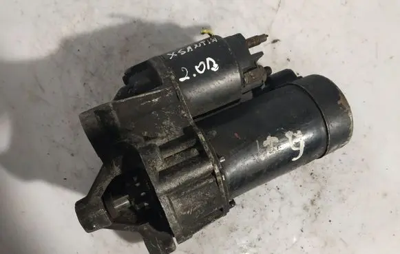 Citroen Xsara Starter motor D7R17