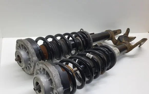 BMW 5 F10 F11 Front shock absorber with coil spring 6852874 6852873 3131685287402