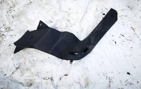 Volkswagen PASSAT B5 Cabin air duct channel 3B0819804