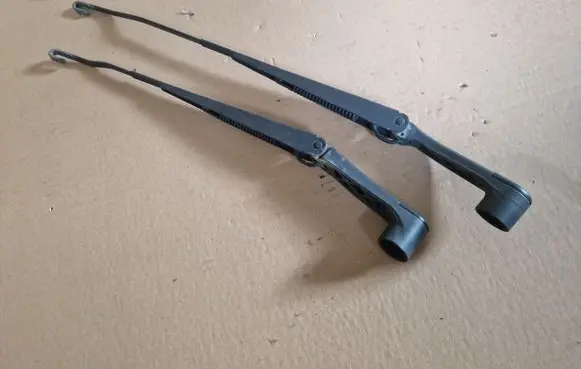 Mitsubishi L200 Front wiper linkage 
