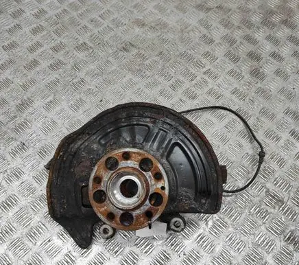 Mercedes-Benz CLA C117 X117 W117 Front wheel hub A2464210820 A2463320200