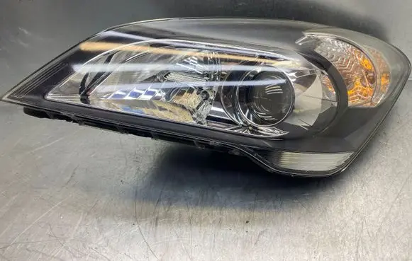 KIA Ceed Headlight/headlamp 921011H