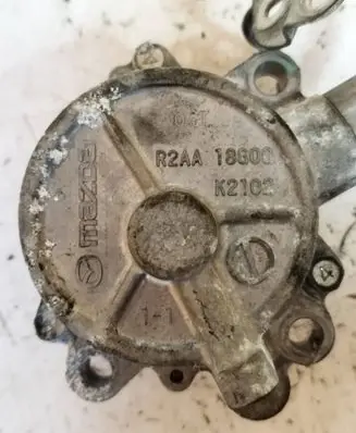 Mazda 6 Vacuum pump R2AA18G00 K2102