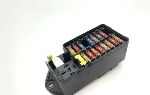 Jaguar XK8 - XKR Fuse module LJE2800AB