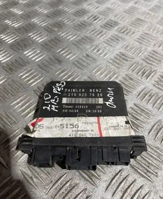 Mercedes-Benz E W210 Door control unit/module 2108207626