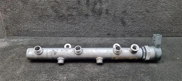 Audi A4 S4 B7 8E 8H Fuel main line pipe 059130090AF 059130090P