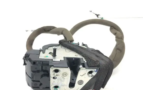 Infiniti Q50 Rear door lock