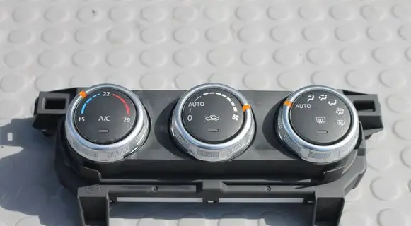 Mazda CX-3 Climate control/heater control trim 8LDBBL PANEL-KLIMY PANEL-KLIMATYZACJI