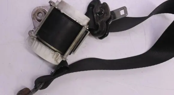 Ford Focus Front seatbelt 4m51a61294al 461294A