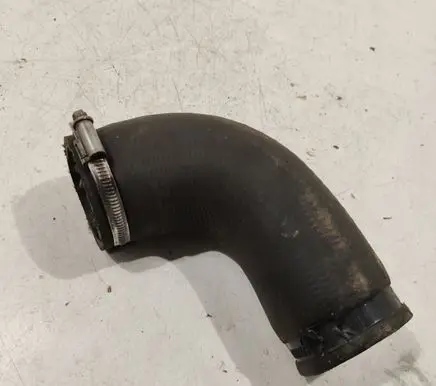Citroen C5 Intercooler pipe mounting bracket 