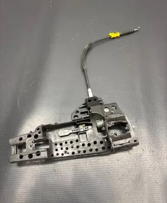 Audi A6 C7 Front door lock 4H0837886 24175148