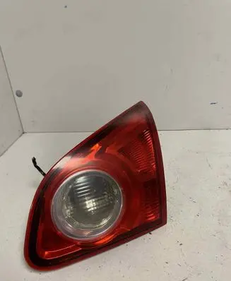 Tailgate rear/tail lights