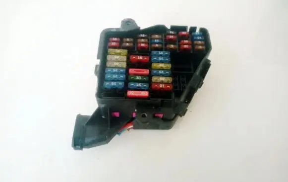 Volkswagen Golf IV Fuse box set 221099 241r00d605377s