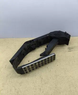 Mercedes-Benz E W211 Accelerator throttle pedal A2113000704