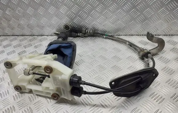 Toyota Corolla E140 E150 Gear selector/shifter in gearbox 