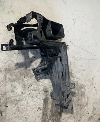 BMW 5 GT F07 Headlight/headlamp mounting bracket 7200777