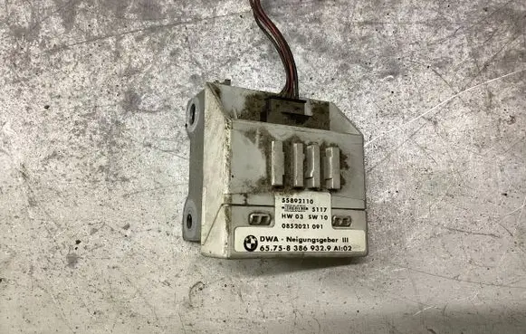 BMW 5 E39 Alarm control unit/module 55892110 657583869329 0852021091