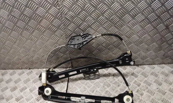 Volkswagen PASSAT CC Rear window lifting mechanism without motor 989583