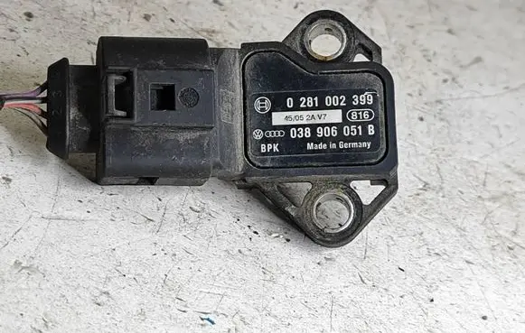 Volkswagen PASSAT B6 Air pressure sensor 038906051B 0281002399