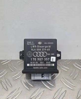 Volkswagen Golf V Light module LCM 5LA00837960 1T0907357 00010060