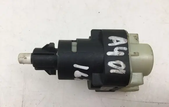 Audi A4 S4 B7 8E 8H Brake pedal sensor switch 1K2945511