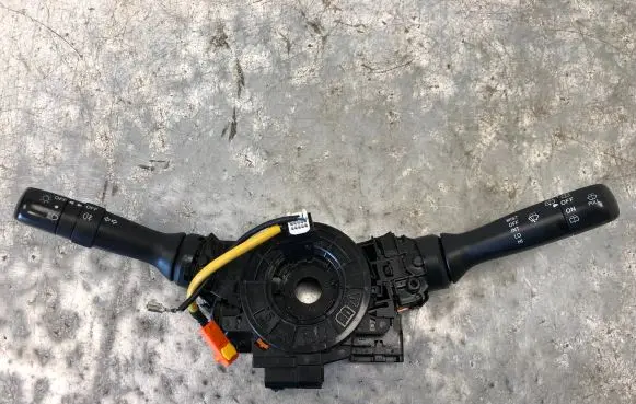 Peugeot 107 Wiper turn signal indicator stalk/switch 17F001