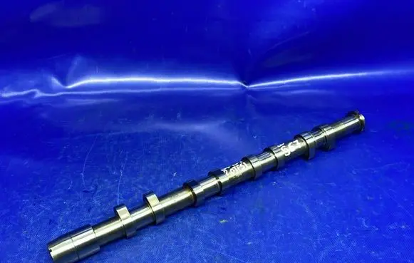 Audi A4 S4 B7 8E 8H Camshaft 06F102B 6F109B1811