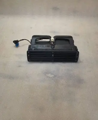 BMW 7 E38 Dash center air vent grill 8390111 8370320
